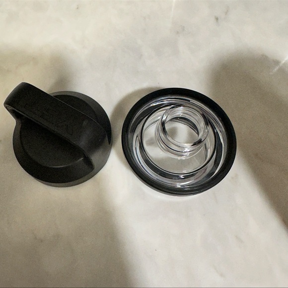 yeti bottle - Picture 6 of 8